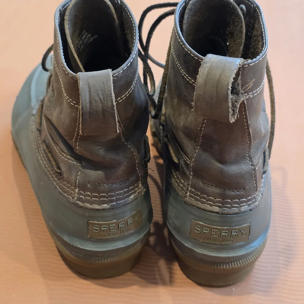 Sperry Men’s Size 8.5 M Duck Boots Leather Rubber Lace Up Waterproof STS13460